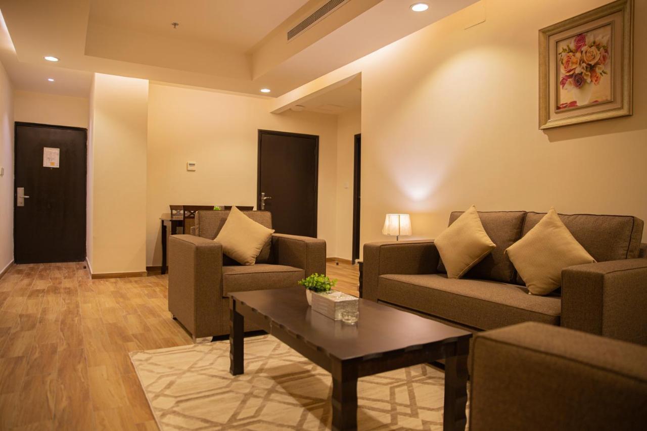 مبيت التحلية للشقق المخدومة تشغيل و إدارة الماسية الأولى Jeddah Exterior photo