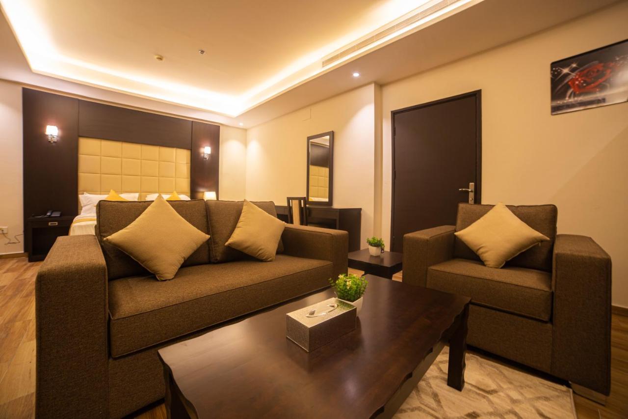 مبيت التحلية للشقق المخدومة تشغيل و إدارة الماسية الأولى Jeddah Exterior photo